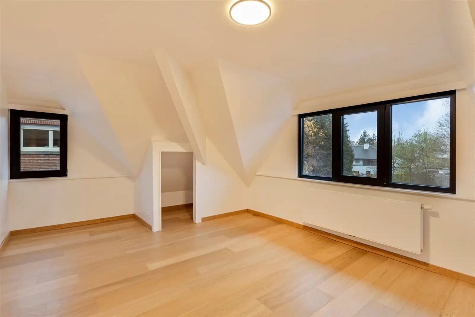 ELSDONK: Rustige, praktische woning met een uitgesproken familiaal karakter. foto 15