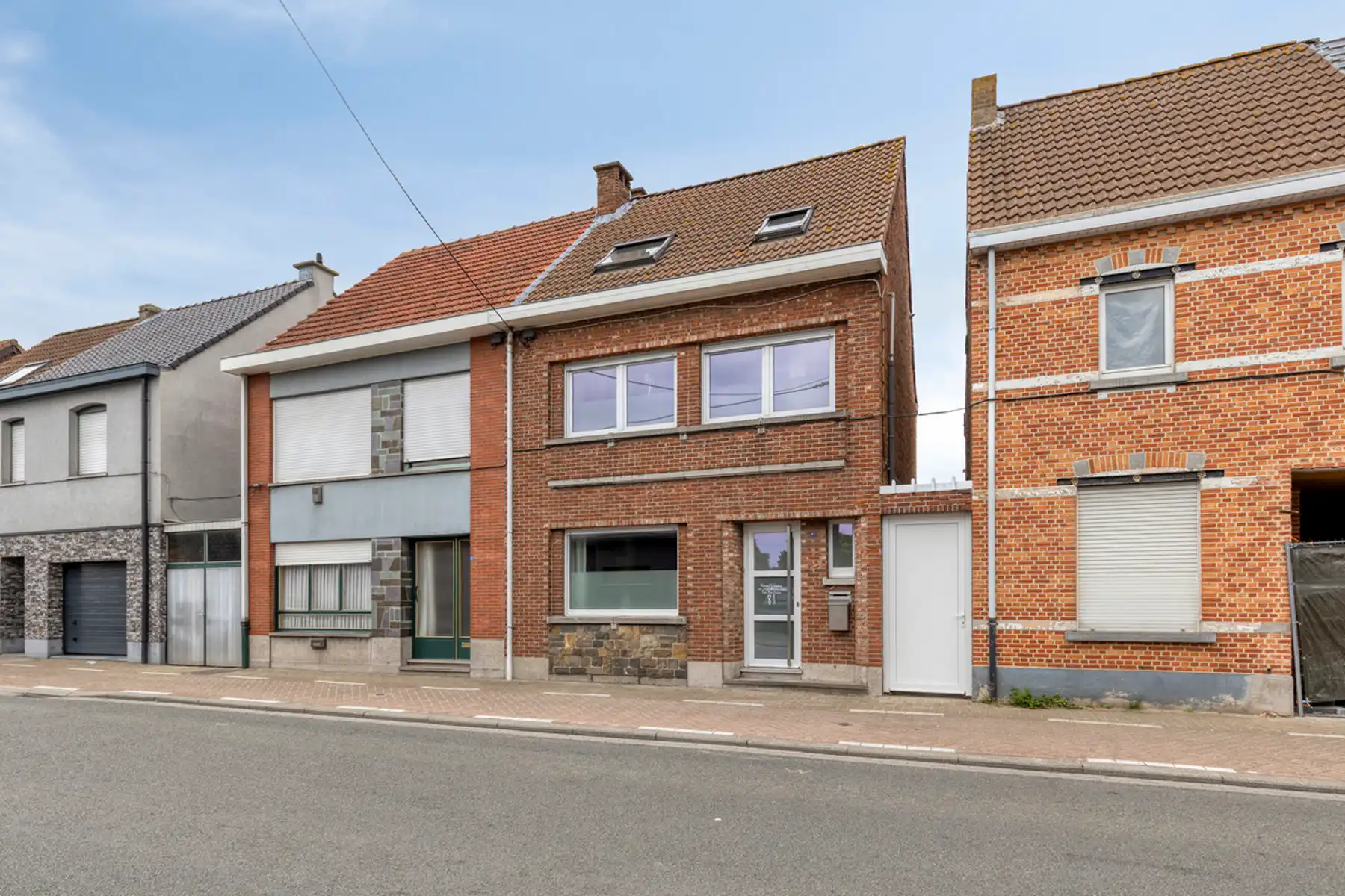 Half-open knusse & instapklare gezinswoning mét 2 badkamers foto 2