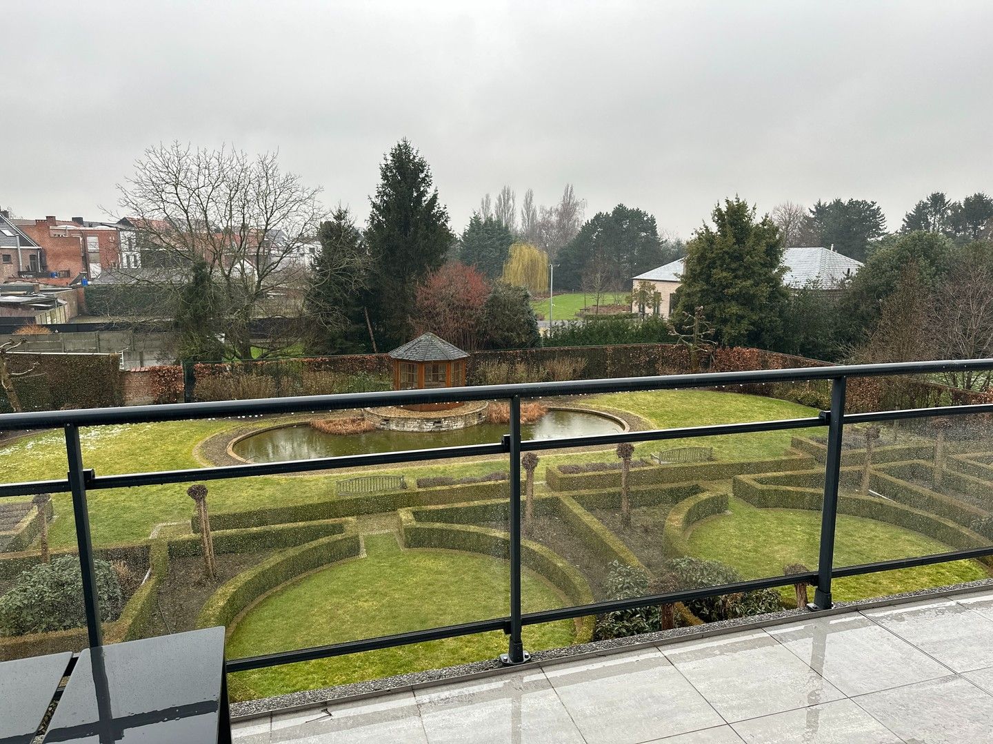 Uniek 4-slaapkamer appartement aan het Kerkplein foto 8