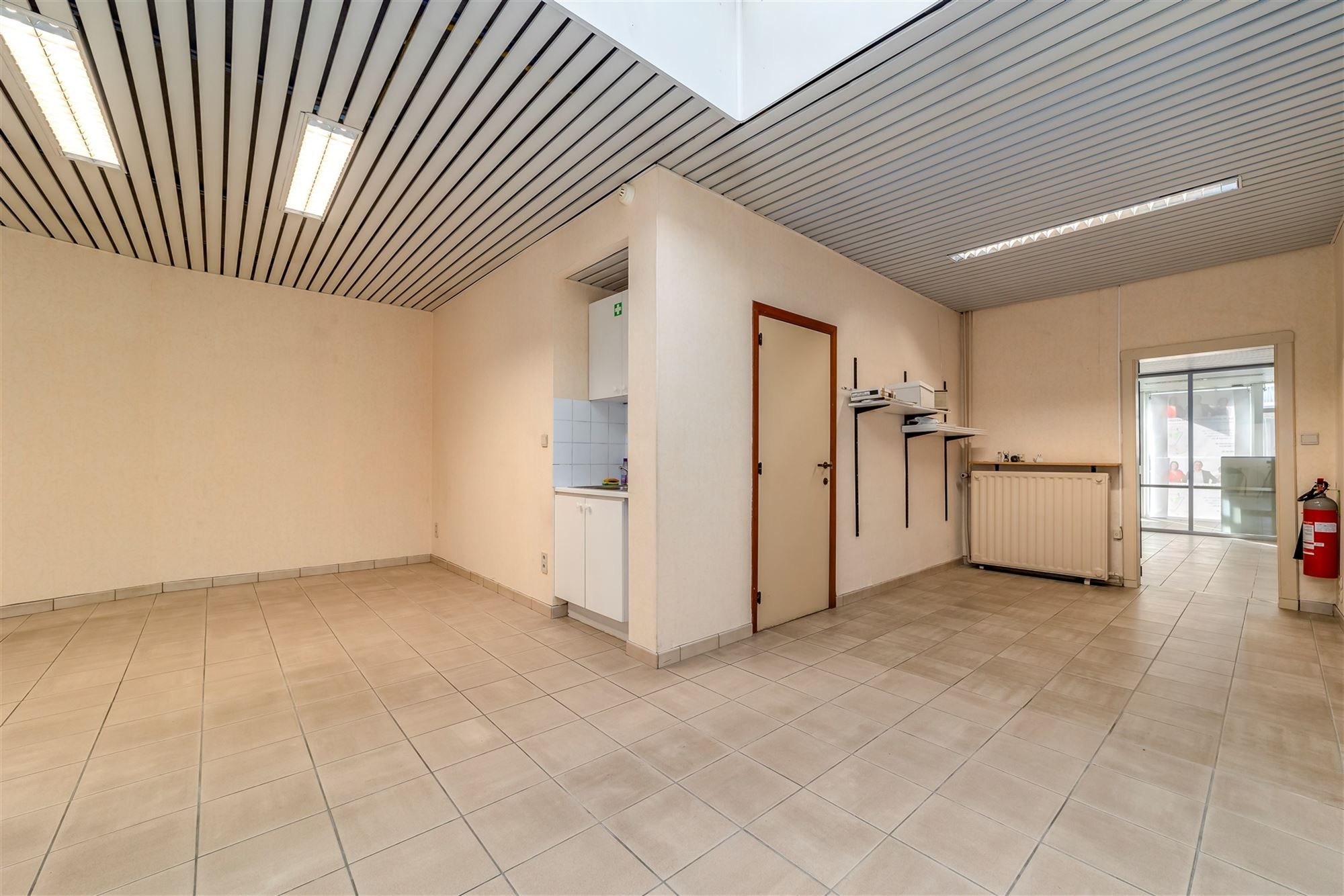 Woning met kantoor en garage foto 8