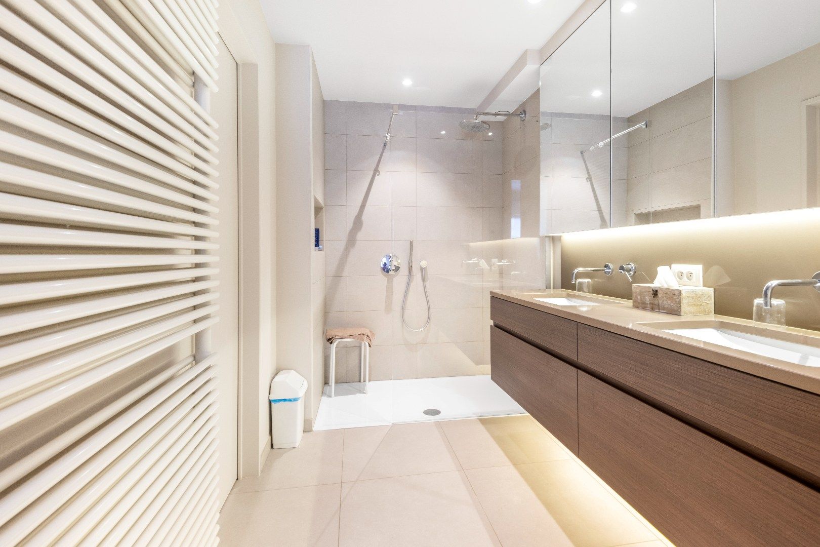 Mooi instapklaar appartement op de Dumortierlaan foto 11