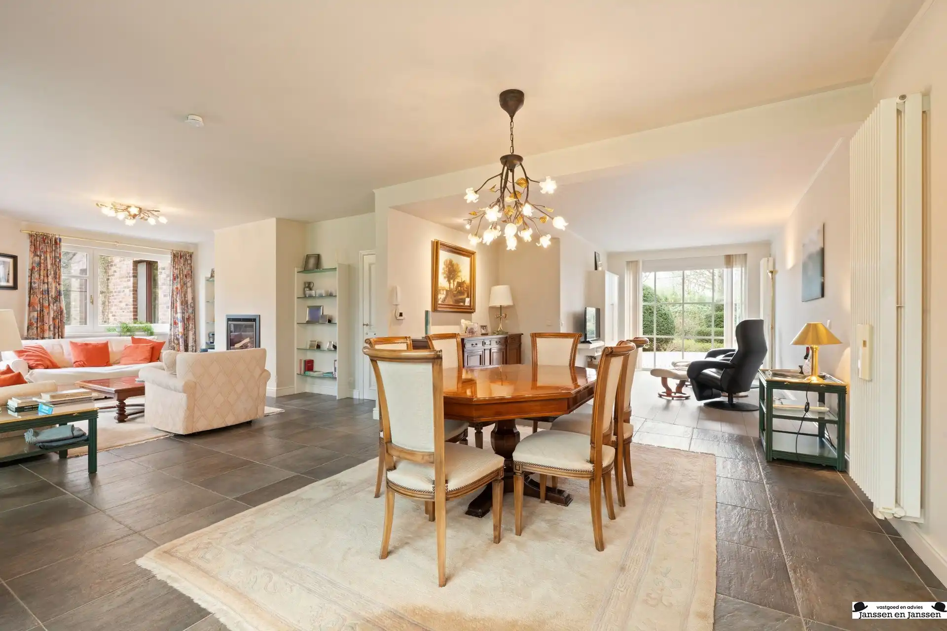 Karaktervolle villa op aan de Bredabaan te Gooreind  foto 5