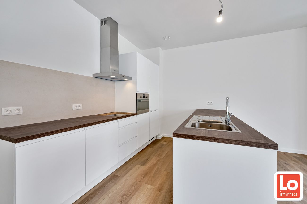 Prachtig ruim appartement (+/-96m²) met 2 slpk en mooi terras en afgesloten tuin foto 5