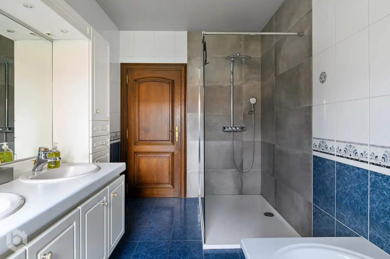 Instapklare villa met 5 slpkrs en zwembad op een perceel van 2.649 m² foto 11