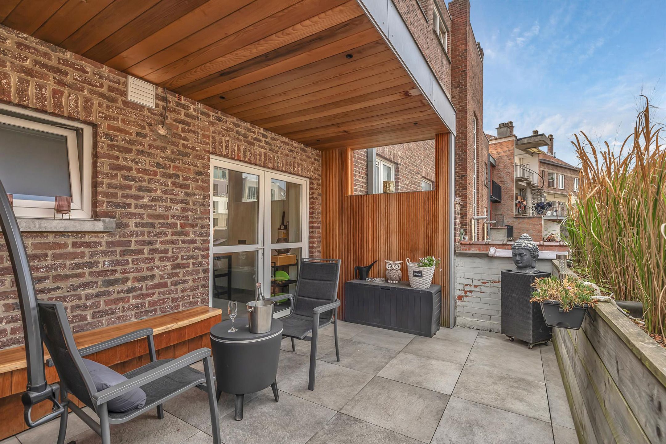 Volledig gerenoveerde bel-etage met ruime garage en terras foto 22