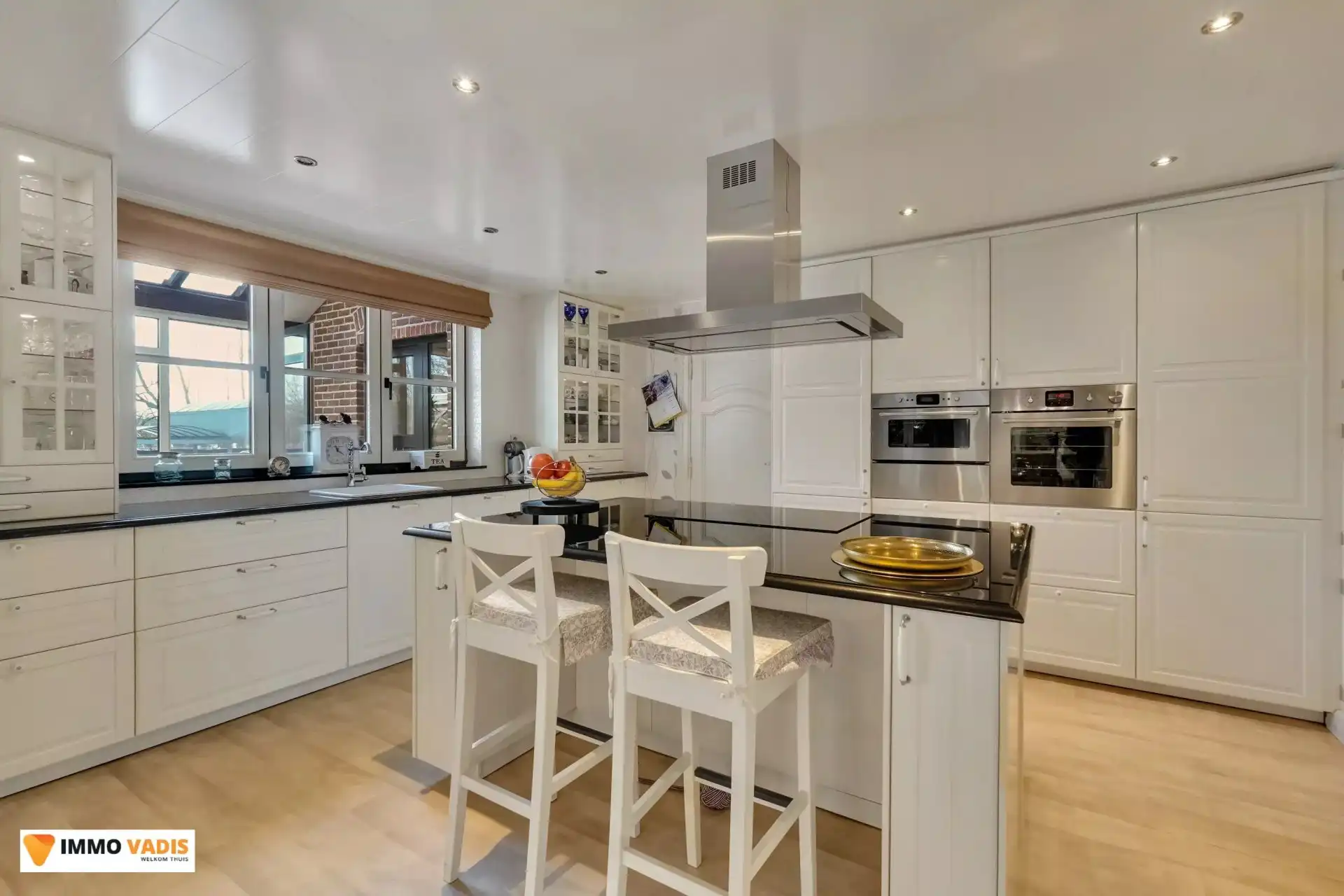 Gunstig gelegen, charmante en uitstekend onderhouden villa foto 6