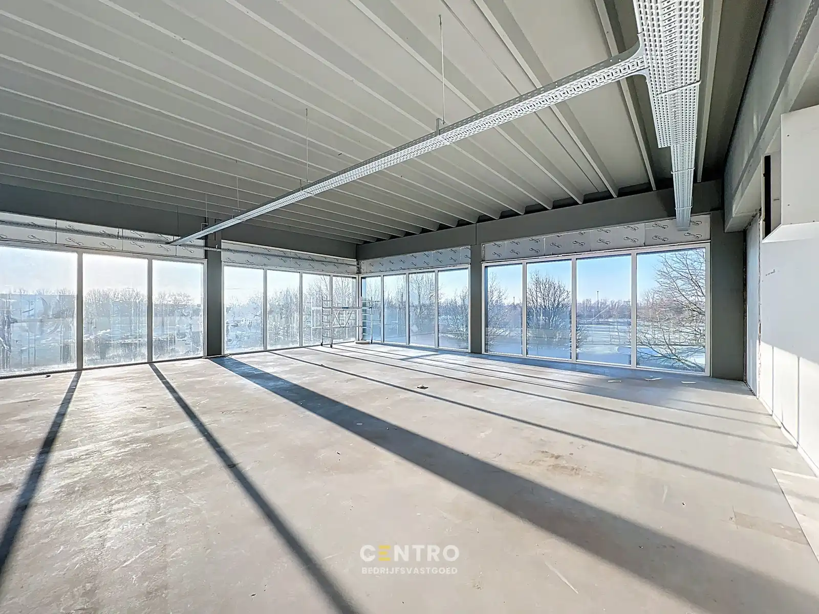 Energiezuinige, vernieuwde SERVICED kantoorruimte met mogelijkheid om een MAGAZIJN (215m²) bij te huren op Ieper Business Park! foto 15