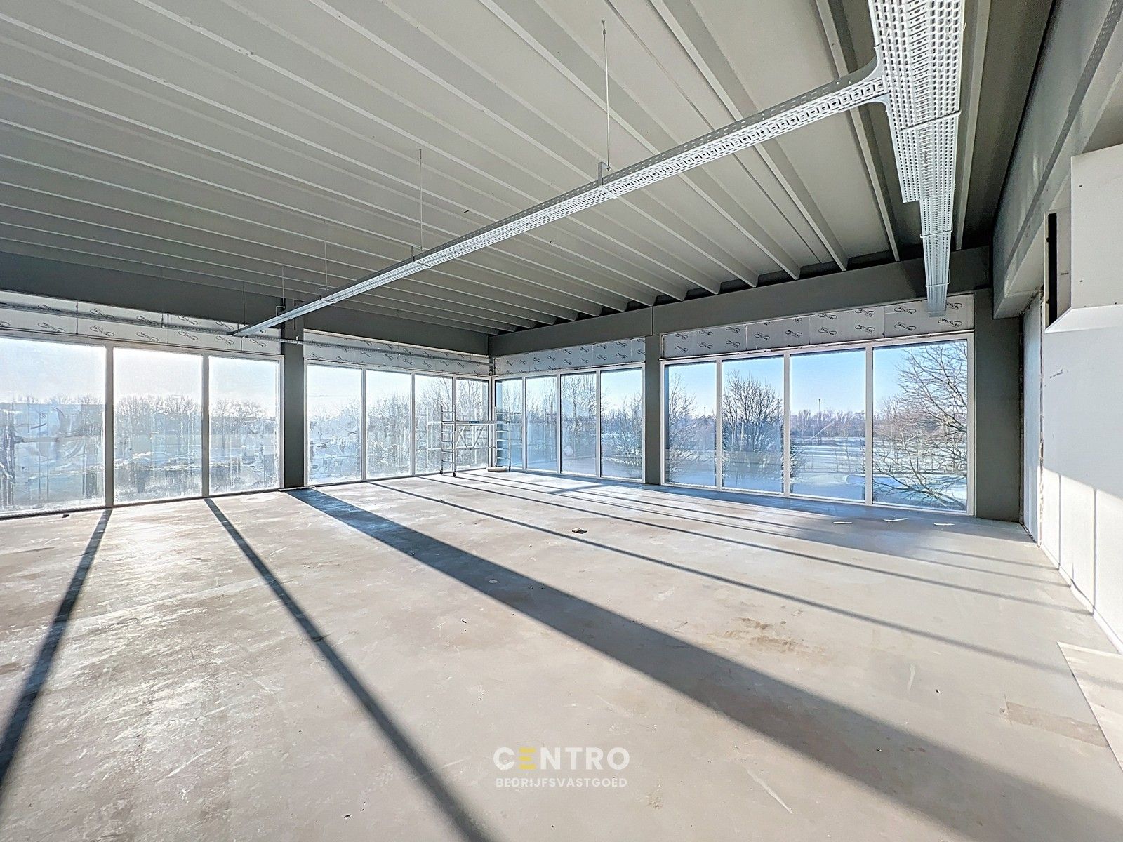 Energiezuinige, vernieuwde SERVICED kantoorruimte met mogelijkheid om een MAGAZIJN (215m²) bij te huren op Ieper Business Park! foto 15