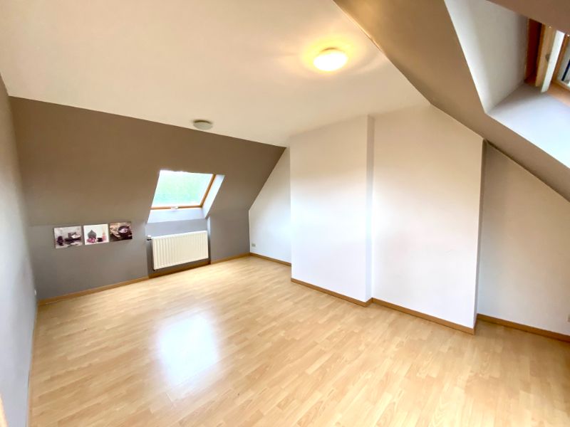 Rustig gelegen duplex appartement met 2 slaapkamers en 2 garages foto 15