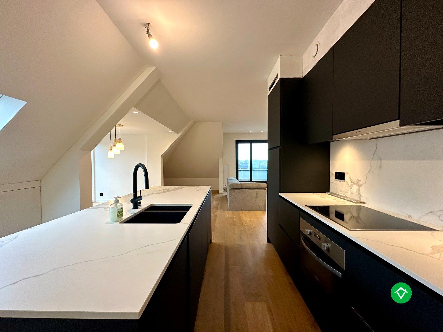 Penthouse met drie slaapkamers en garage in het centrum Koekelare foto 9