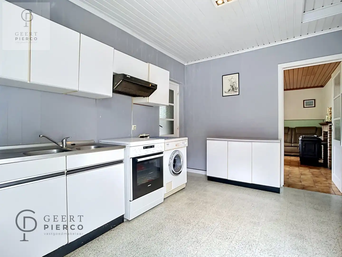 Halfopen bebouwing met drie slaapkamers, garage en ruime achtertuin. foto 13