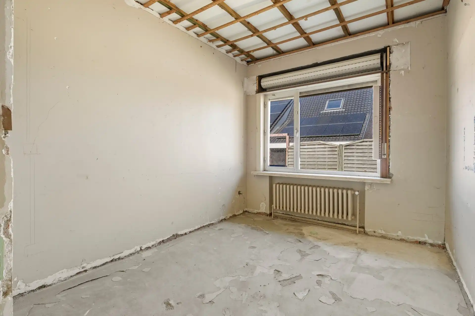 Volledig te renoveren bungalow op een ruim perceel te Moerbeke foto 10