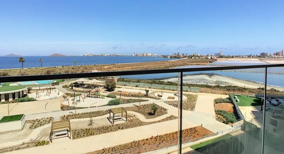 Uniek eerste lijn strand appartement: uitzicht op zee en La Manga Strip! foto 13