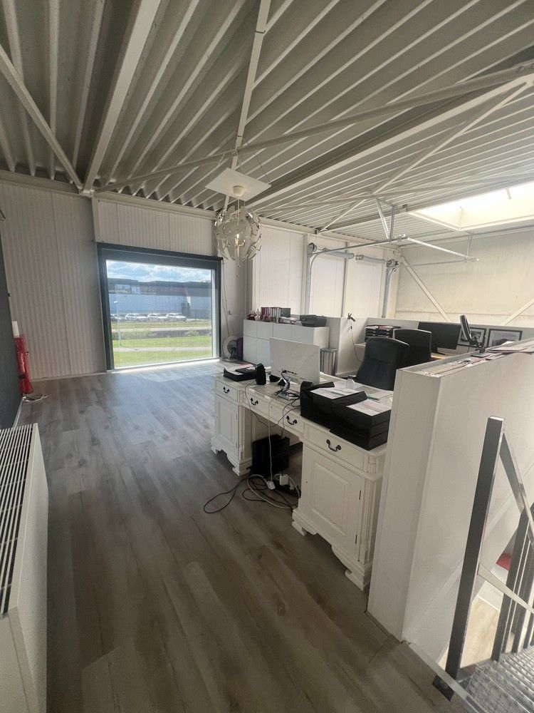 KMO-unit met showroom foto 12