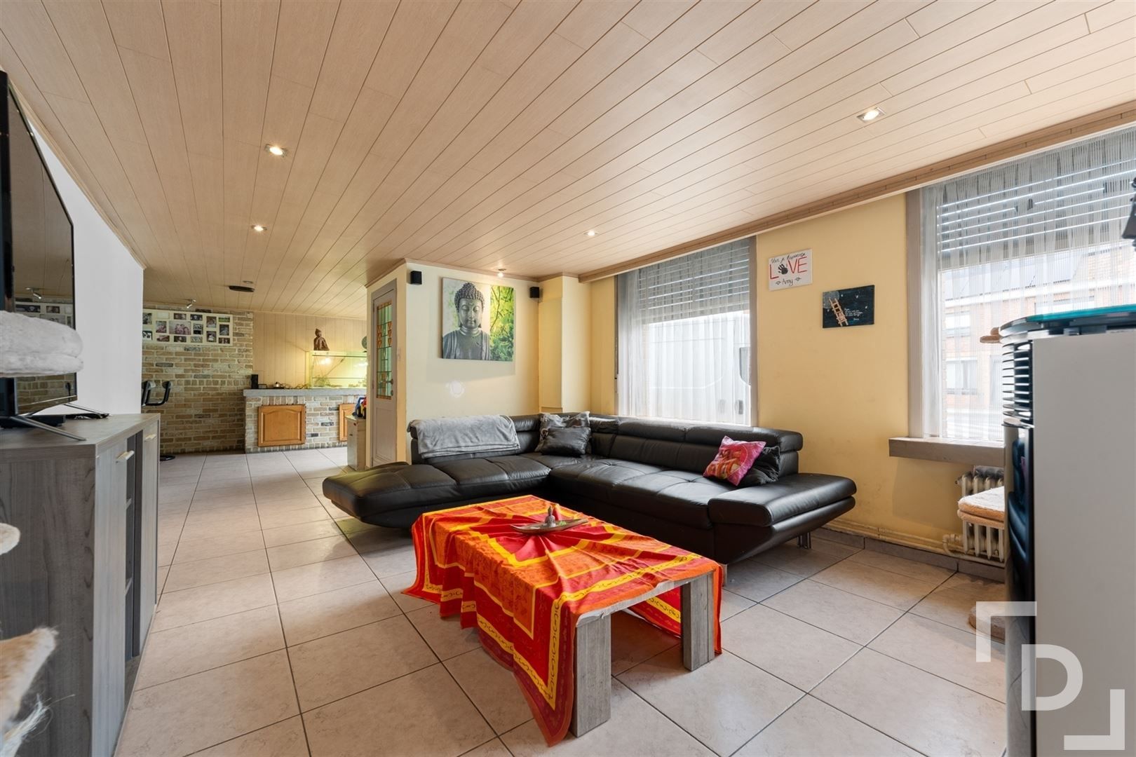 Gezinswoning met ruime tuin in hartje Krombeke! foto 6