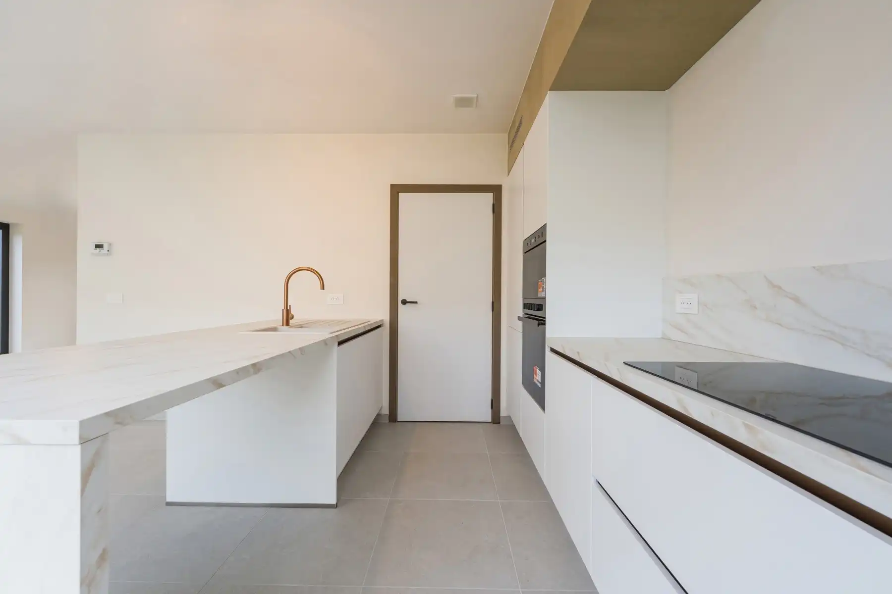 Moderne nieuwbouwwoning foto 6