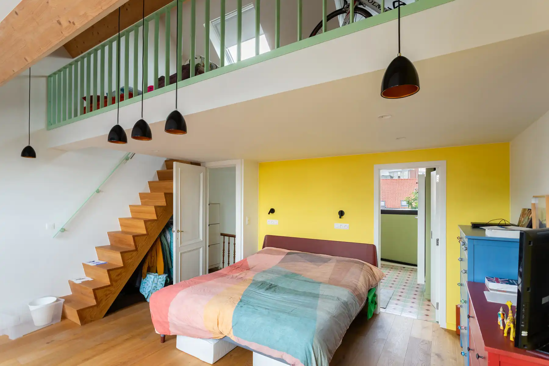 Oud-Berchem | Authentieke herenwoning met 5 slpks + tuin foto 17