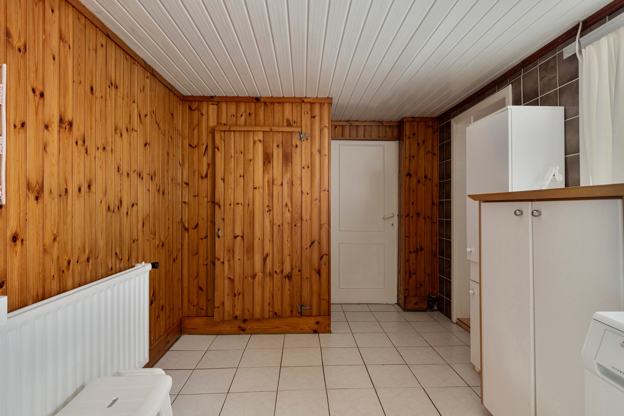 Te renoveren woning met grote garage/werkplaats op 941m² foto 21