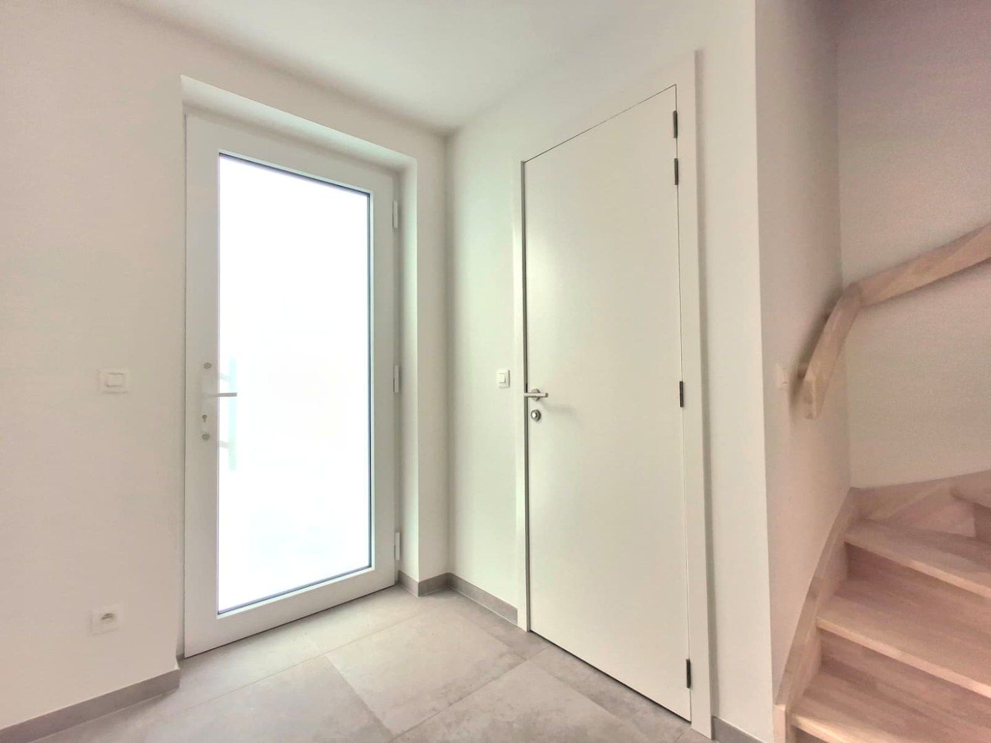 RUSTIG GELEGEN NIEUWBOUWWONING MET LUXE-AFWERKING | CARPORT | TUIN & 3 SLPKS IN HARTJE DENTERGEM foto 5