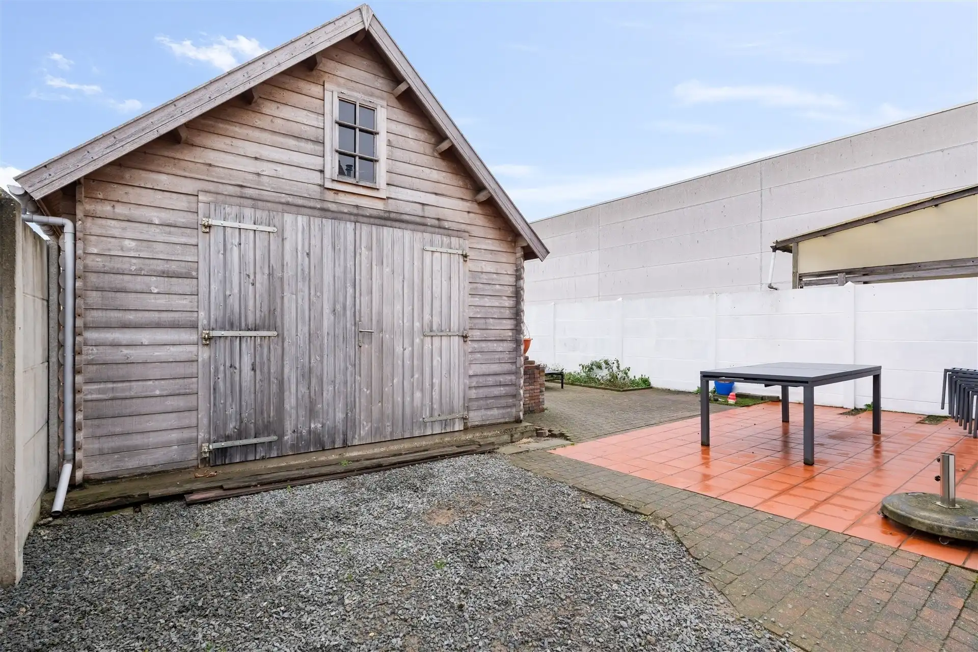 Zeer ruime halfopen bebouwing met 4 slaapkamers, oprit en garage, vlakbij centrum te Zele. foto 23