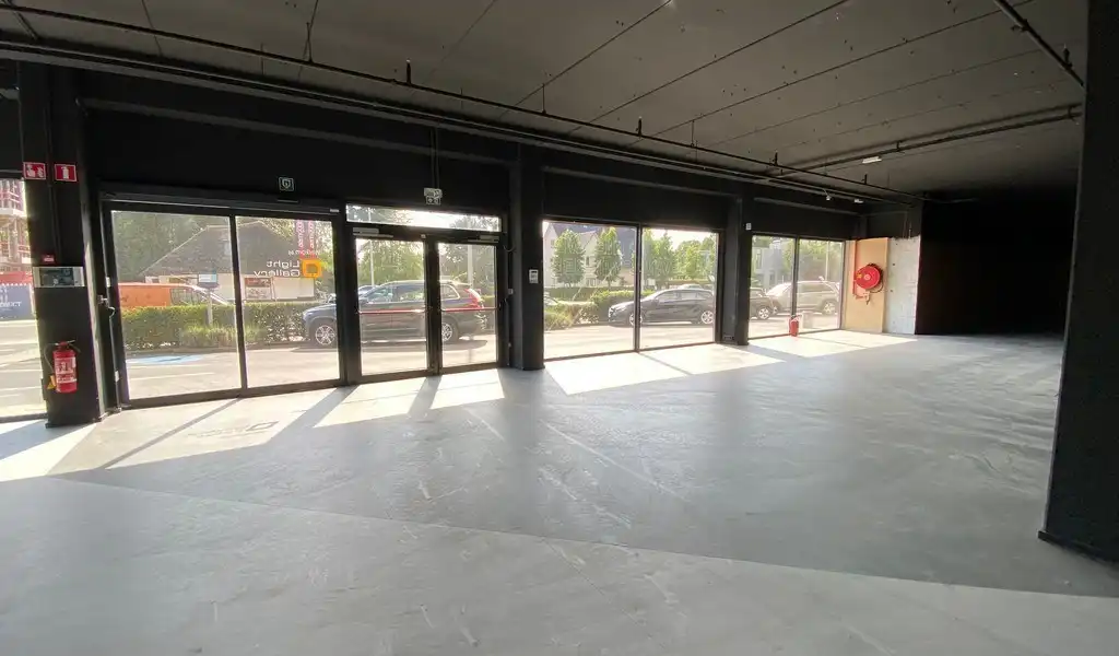 Winkel te huur langs Kortrijksesteenweg rechtover Maaltebruggepark te Gent foto 8