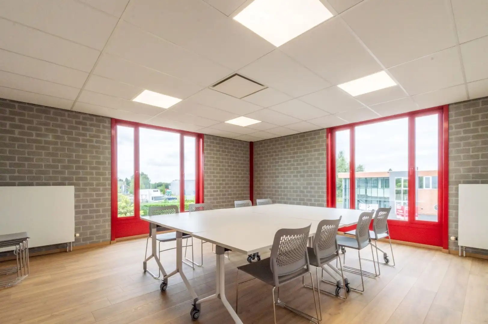 RUIM & COMM TOP GELEGEN INDUSTRIEEL GEBOUW ! foto 10