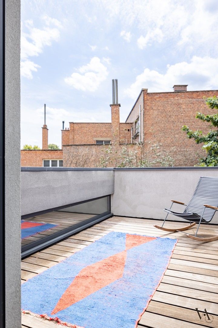 Exclusieve gerenoveerde burgerwoning met overvloedige lichtinval en uniek stadstuintje foto 13