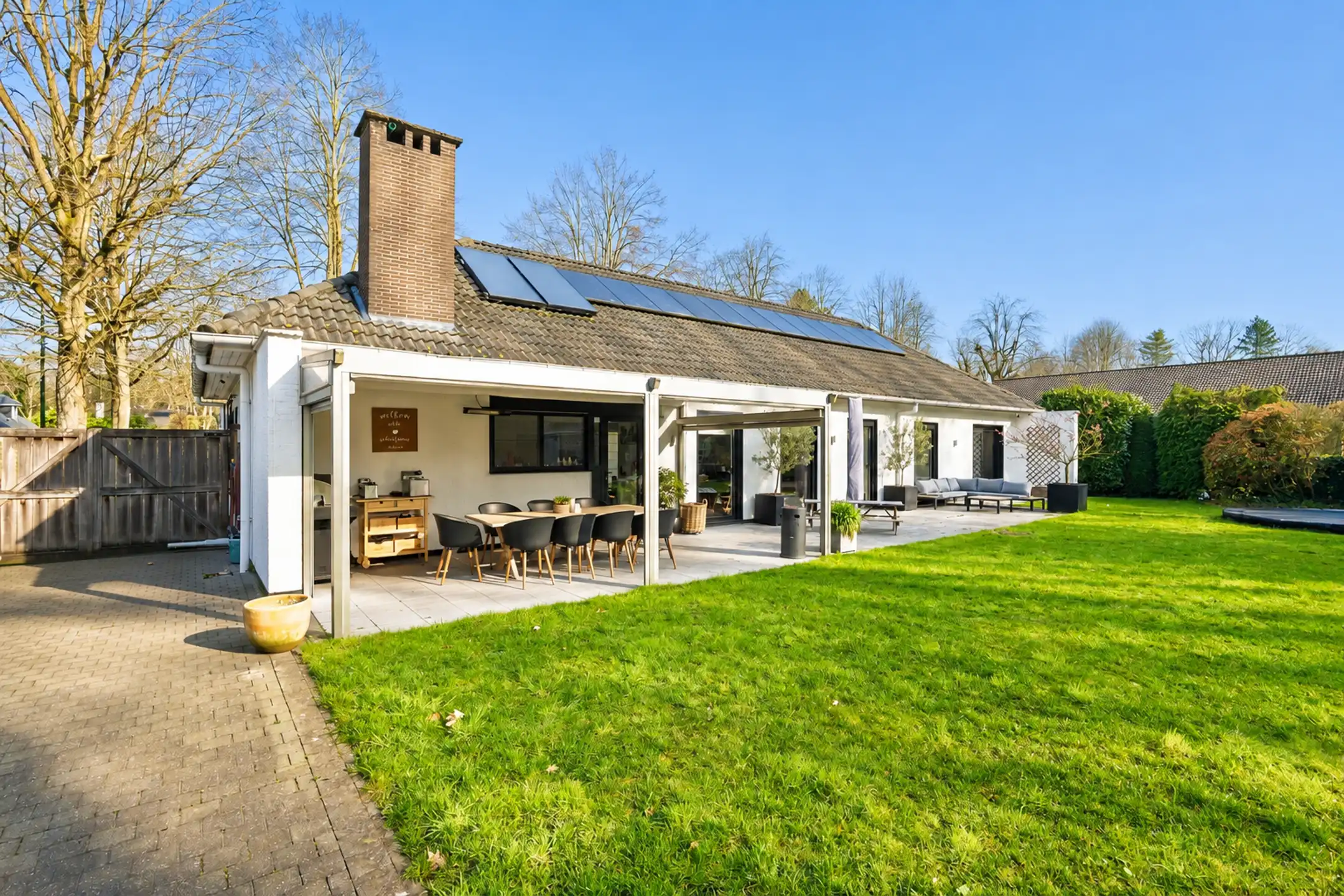Instapklare gelijkvloerse villa op toplocatie (ca. 2.028 m²) foto 3