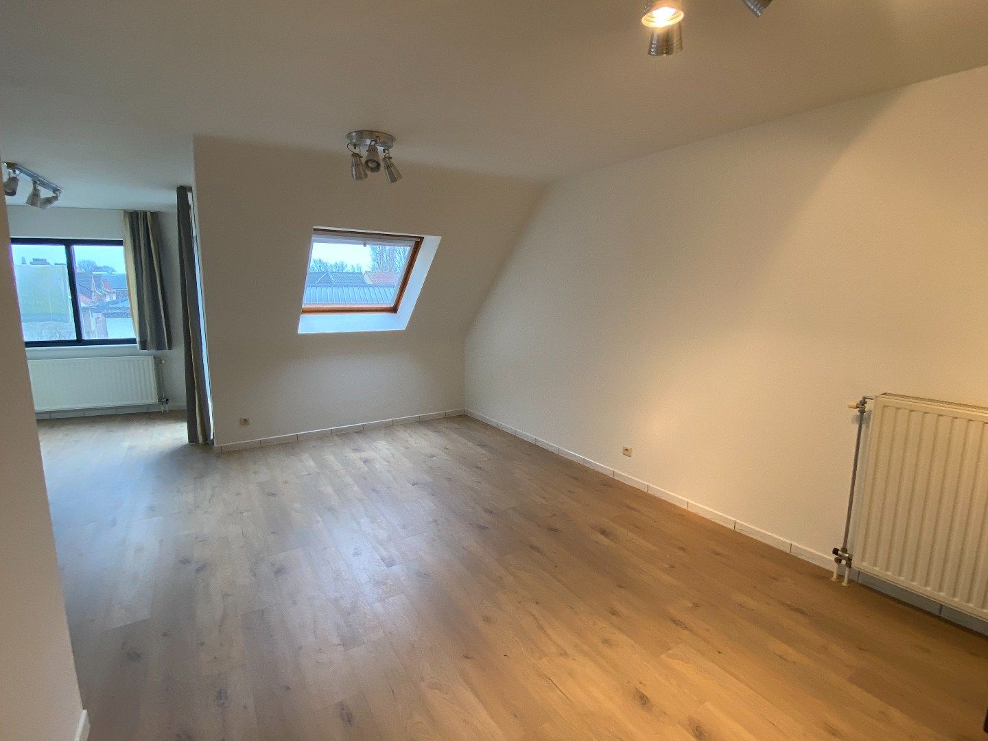 Instapklaar appartement met terras en autostandplaats in hartje Beringen foto 6