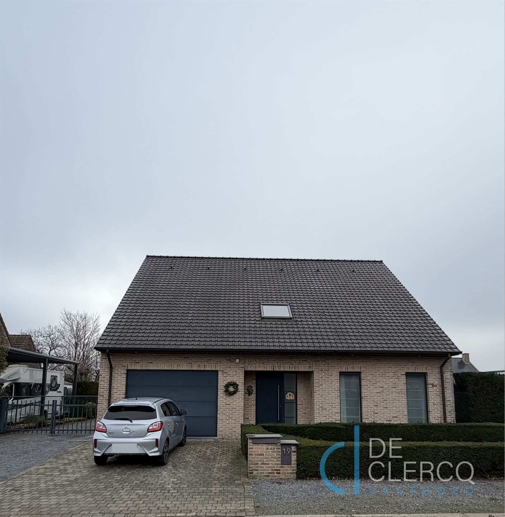 Ruime, vrijstaande woning te huur in Lochristi!  foto {{pictureIndex}}
