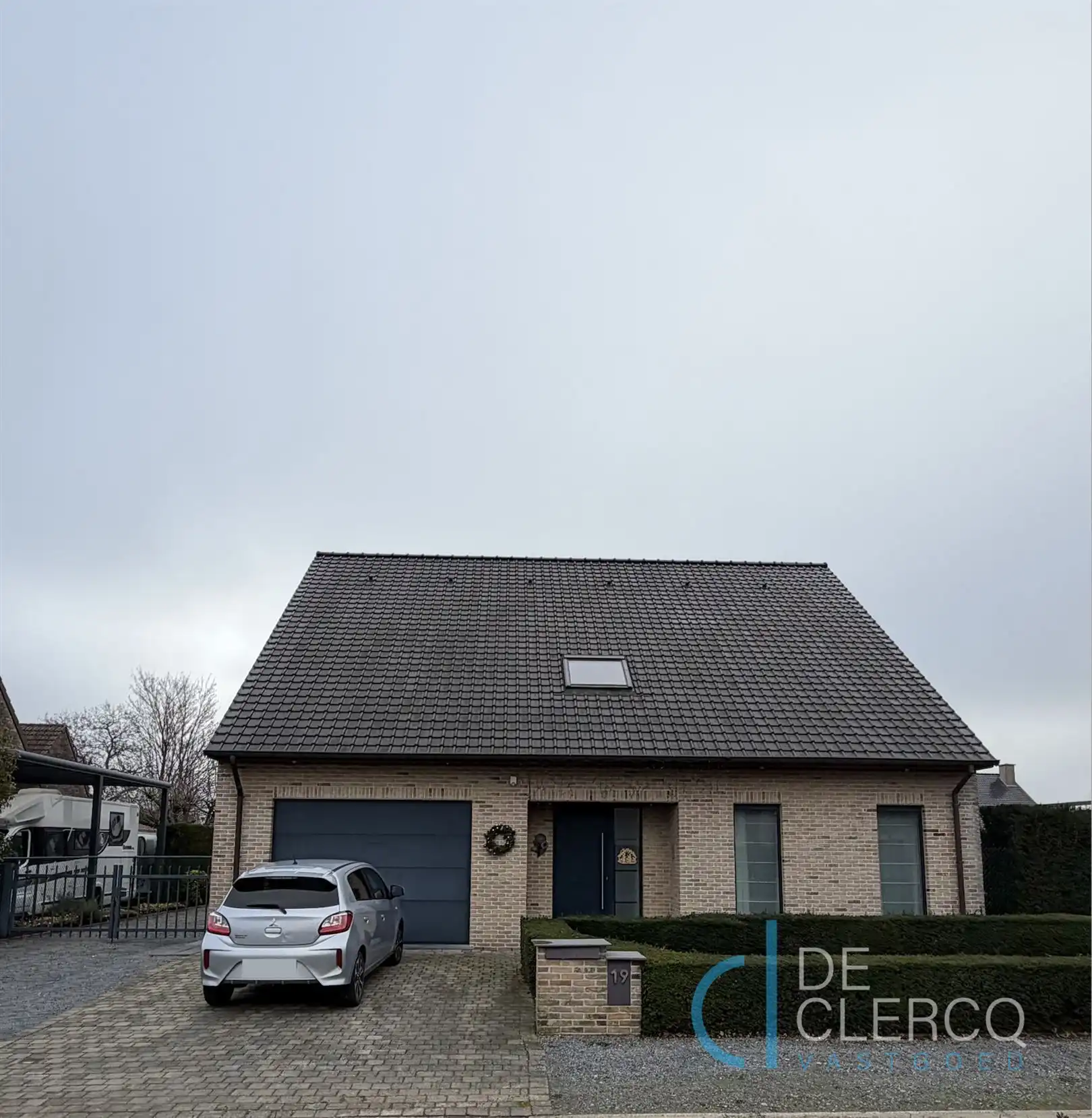 Ruime, vrijstaande woning te huur in Lochristi!  foto {{pictureIndex}}