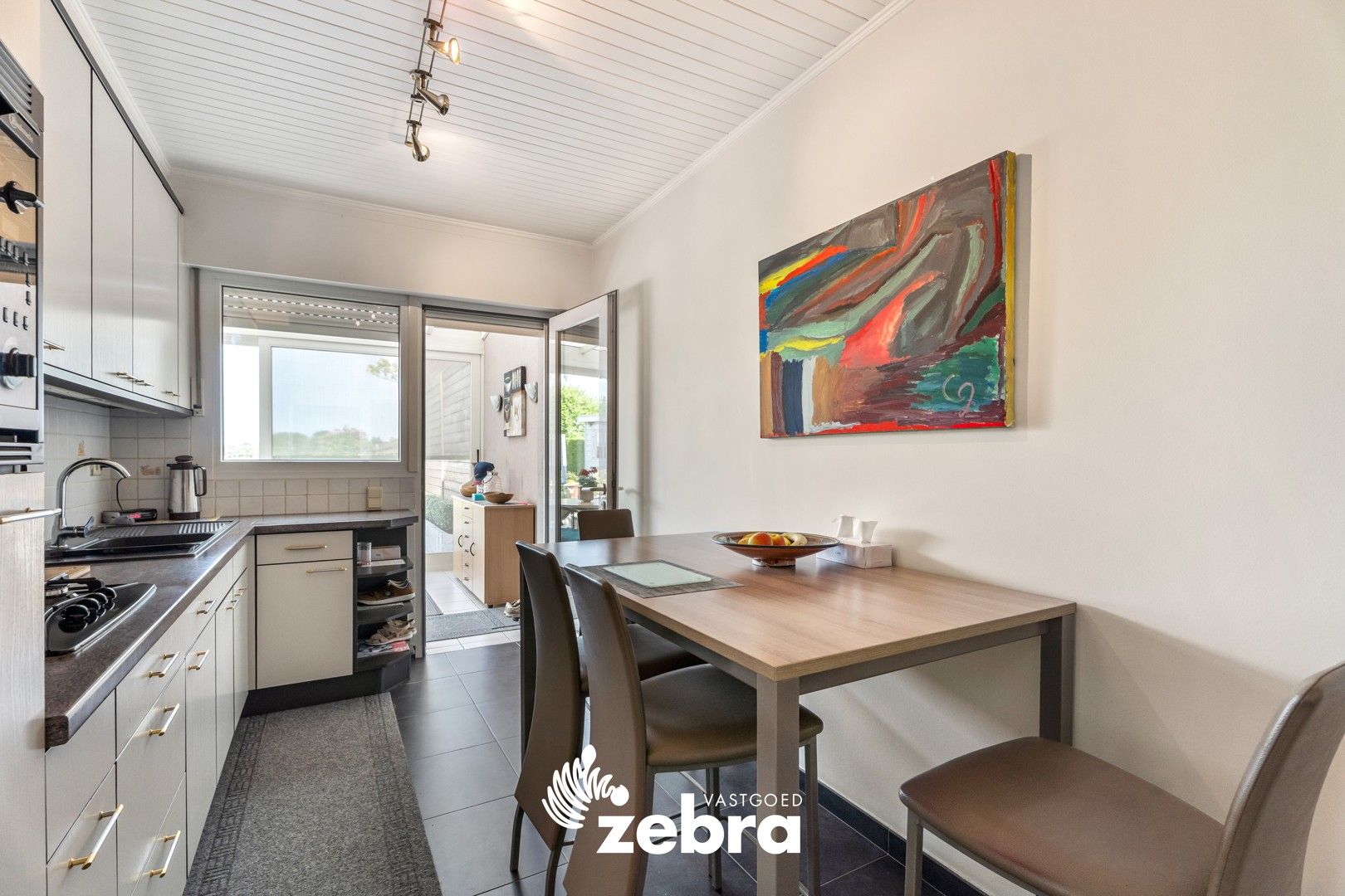 Instapklare HOB met garage te Izegem! foto 7