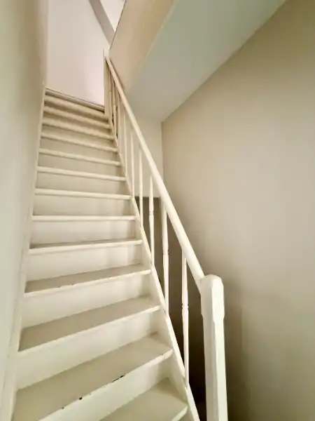 NABIJ STATION GENT SINT PIETERS, GERENOVEERDE RIJWONING MET 2 SLAAPKAMERS foto 13