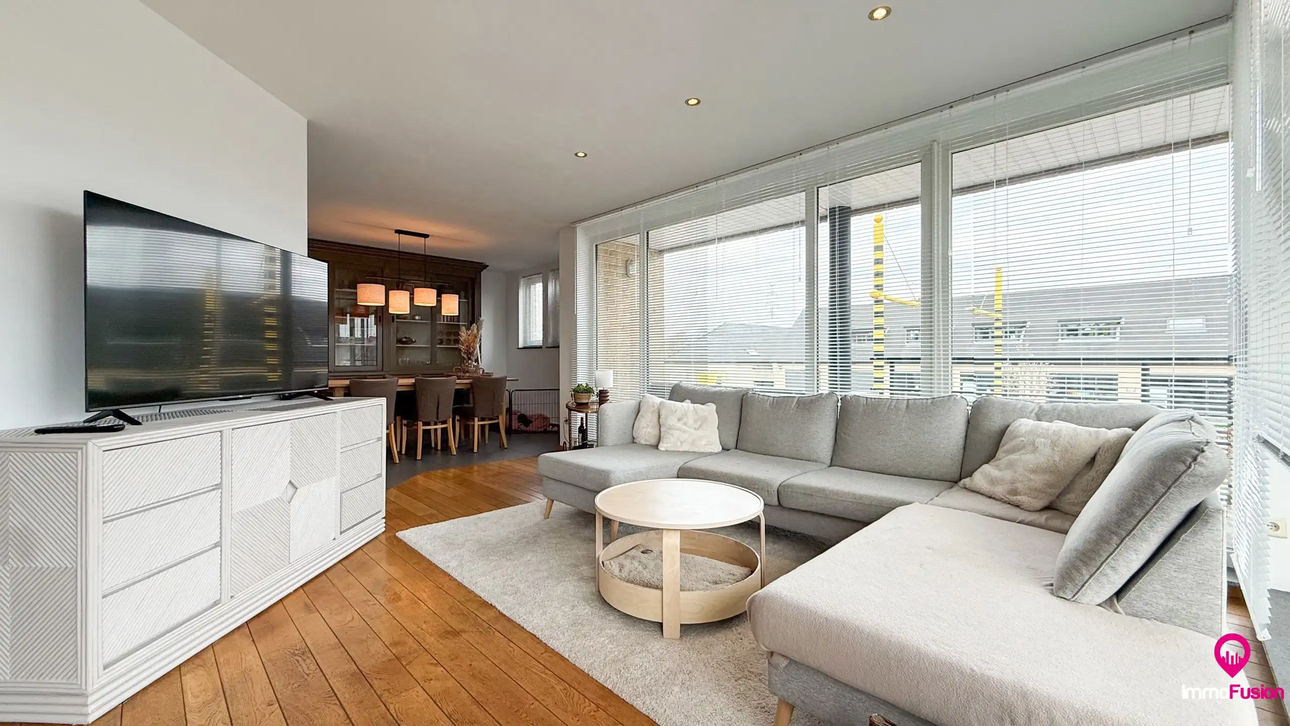 Ruim appartement met 4 slaapkamers en parking in Tuilt! foto 4