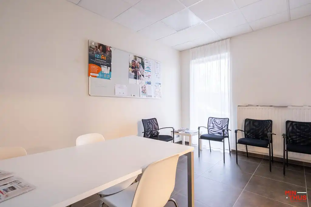 Goed gelegen handelspand in centrum Zonnebeke foto 12