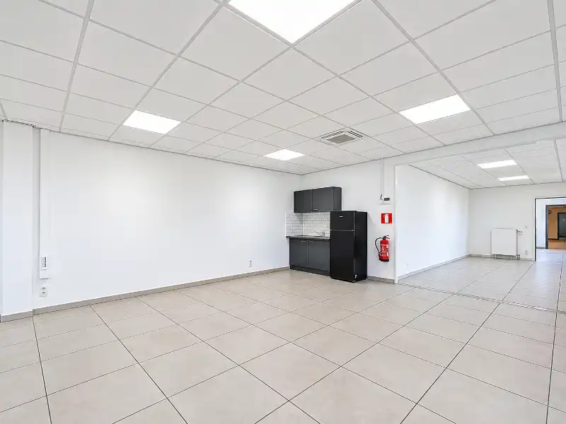 TE HUUR: (Antwerpen) kantoor foto 3