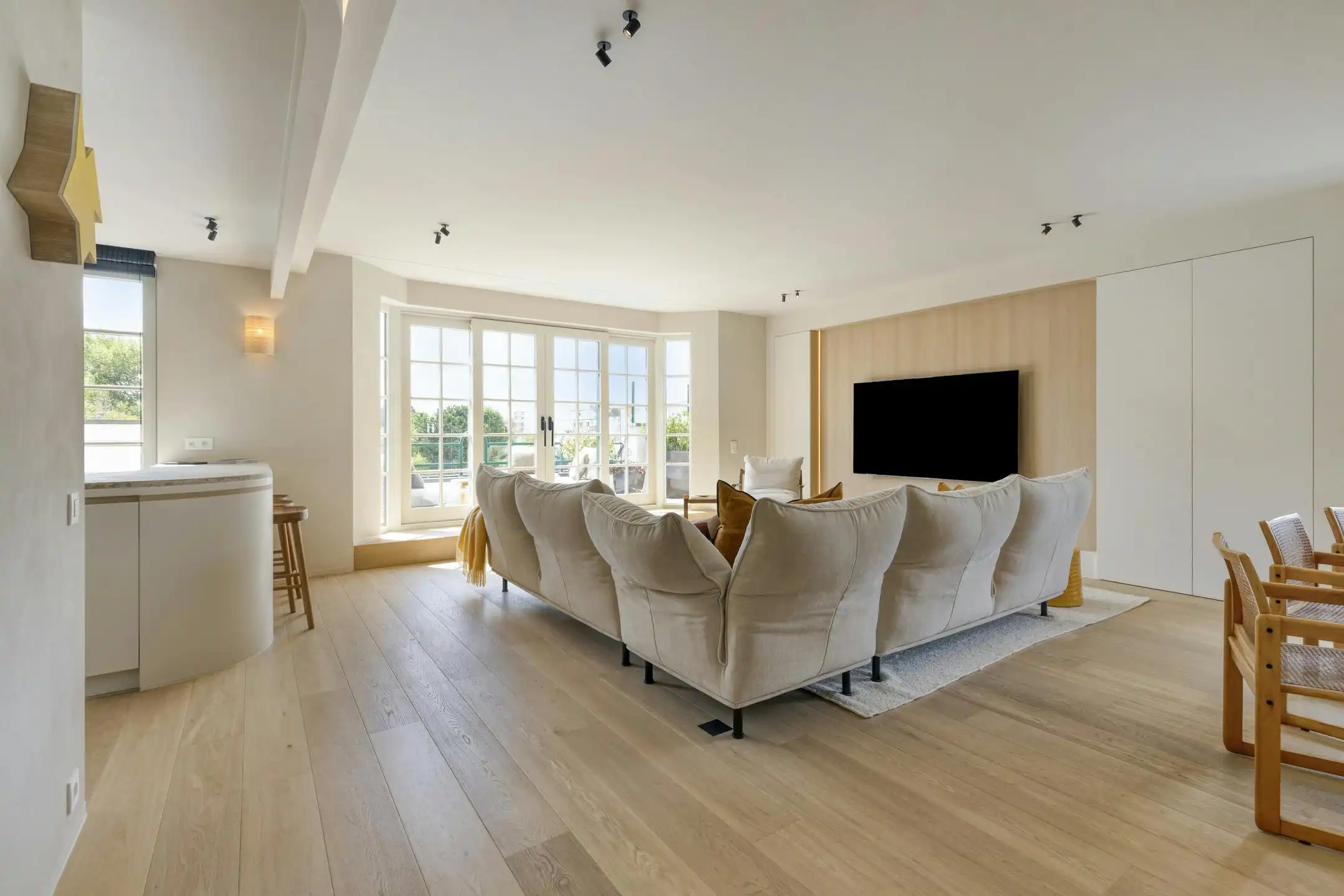 Gerenoveerd hoekappartement te koop in Knokke-Zoute foto 3