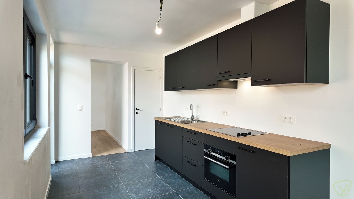 Kwaliteitsvol gerenoveerde en zeer energiezuinige woning vlakbij Veldekensbrug! foto 5