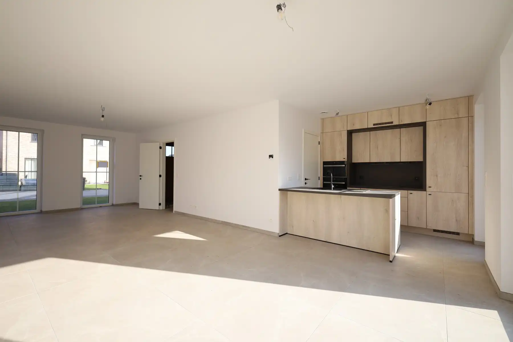 Laatste kansen: Mooi volledig afgewerkte, instapklare nieuwbouwwoning aan 6% BTW foto 2