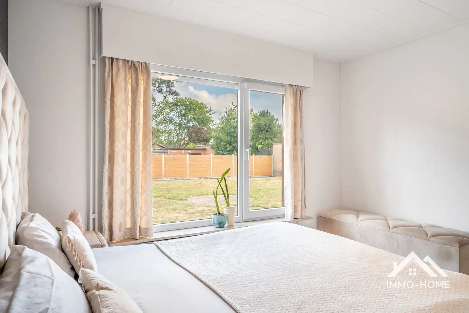 Vrijstaande bungalow met een ruime grond op een topligging!  foto 18