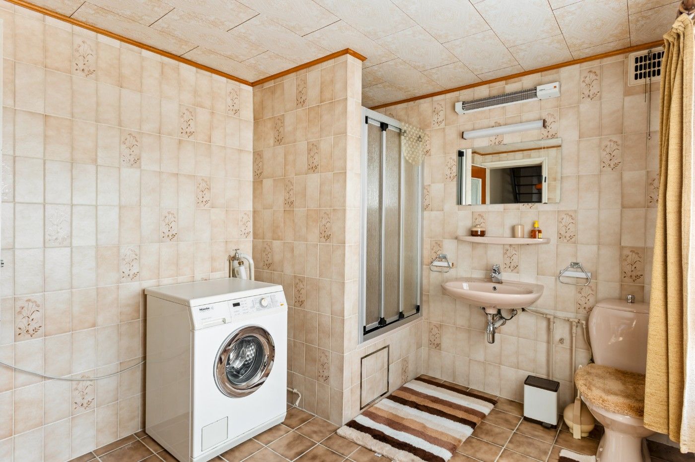 Te renoveren woning met 2 slpk. en tuin foto 16