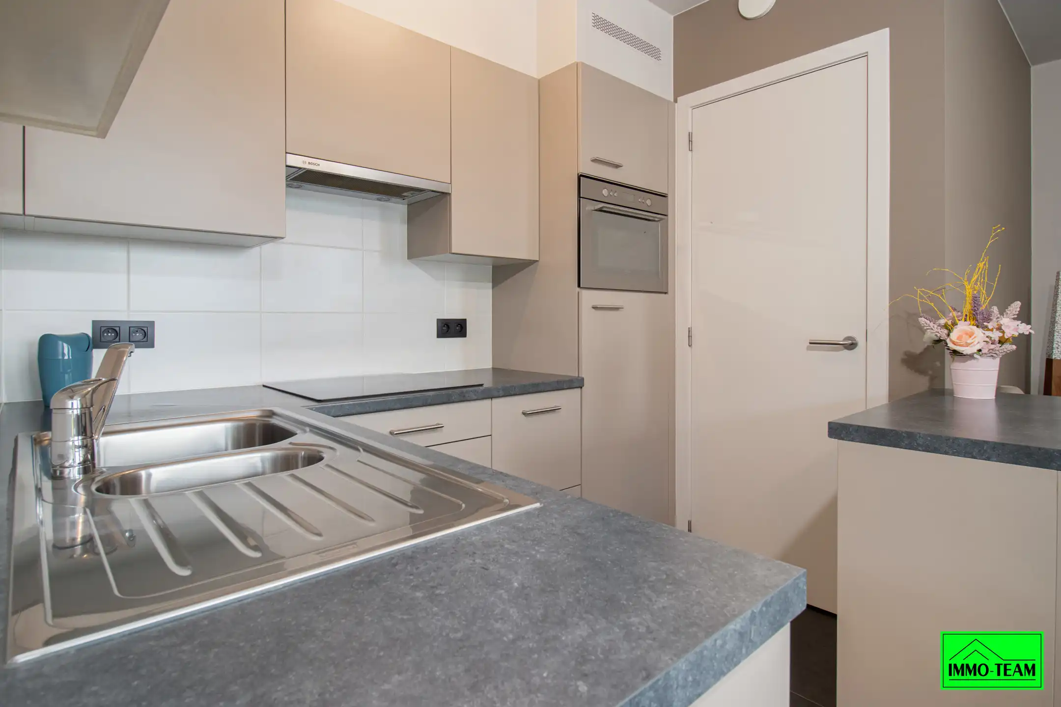 Modern en energiezuinig appartement met terras en garage foto 8