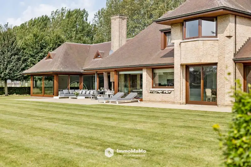 UNIEKE VILLA MET BINNENZWEMBAD EN PAARDENSTALLEN OP EEN TOPLOCATIE TE KOOP IN MENDONK (GENT) foto 57