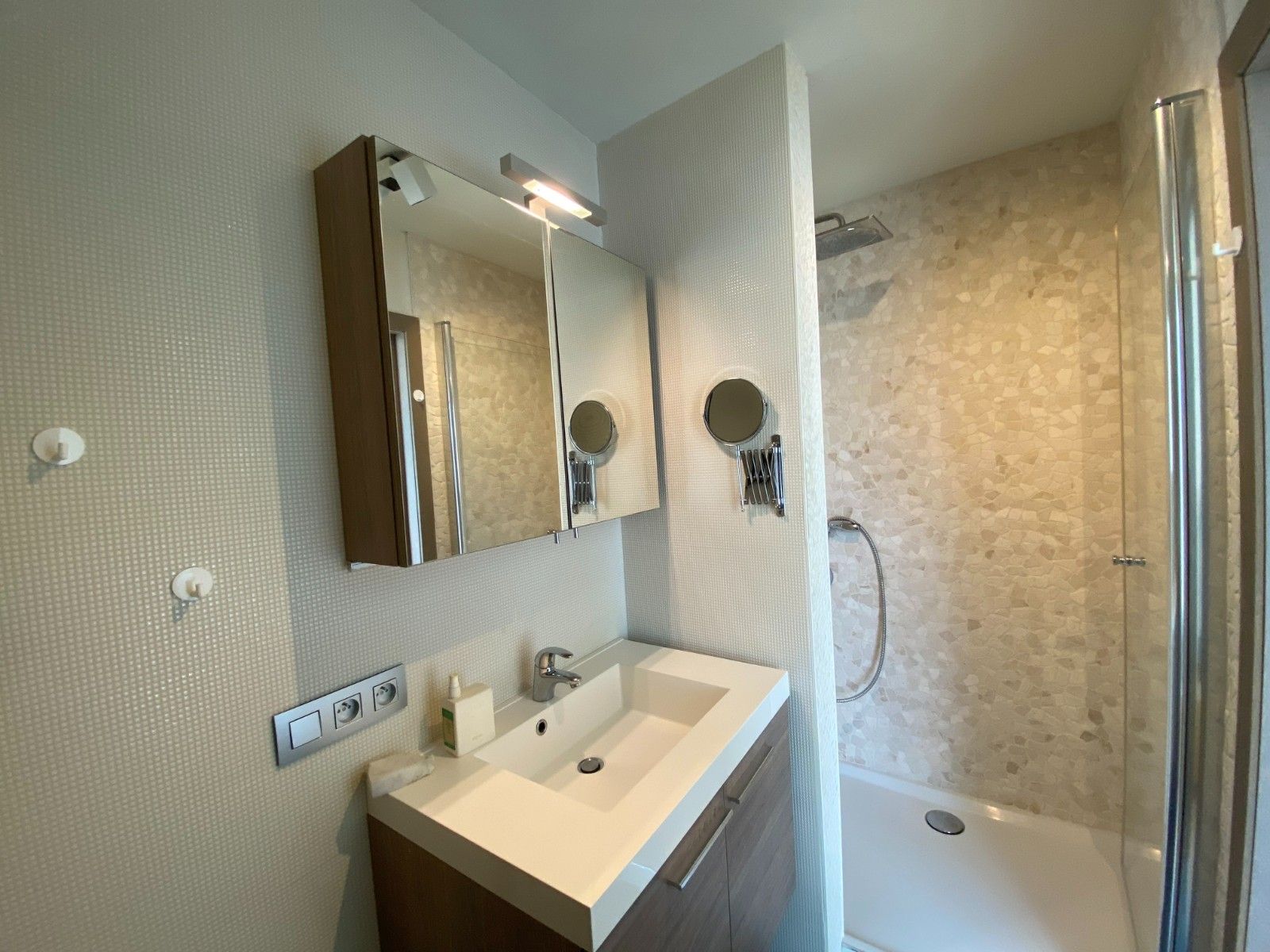 Modern en gezellig éénslaapkamerkamer appartement in centrum Waregem foto 6