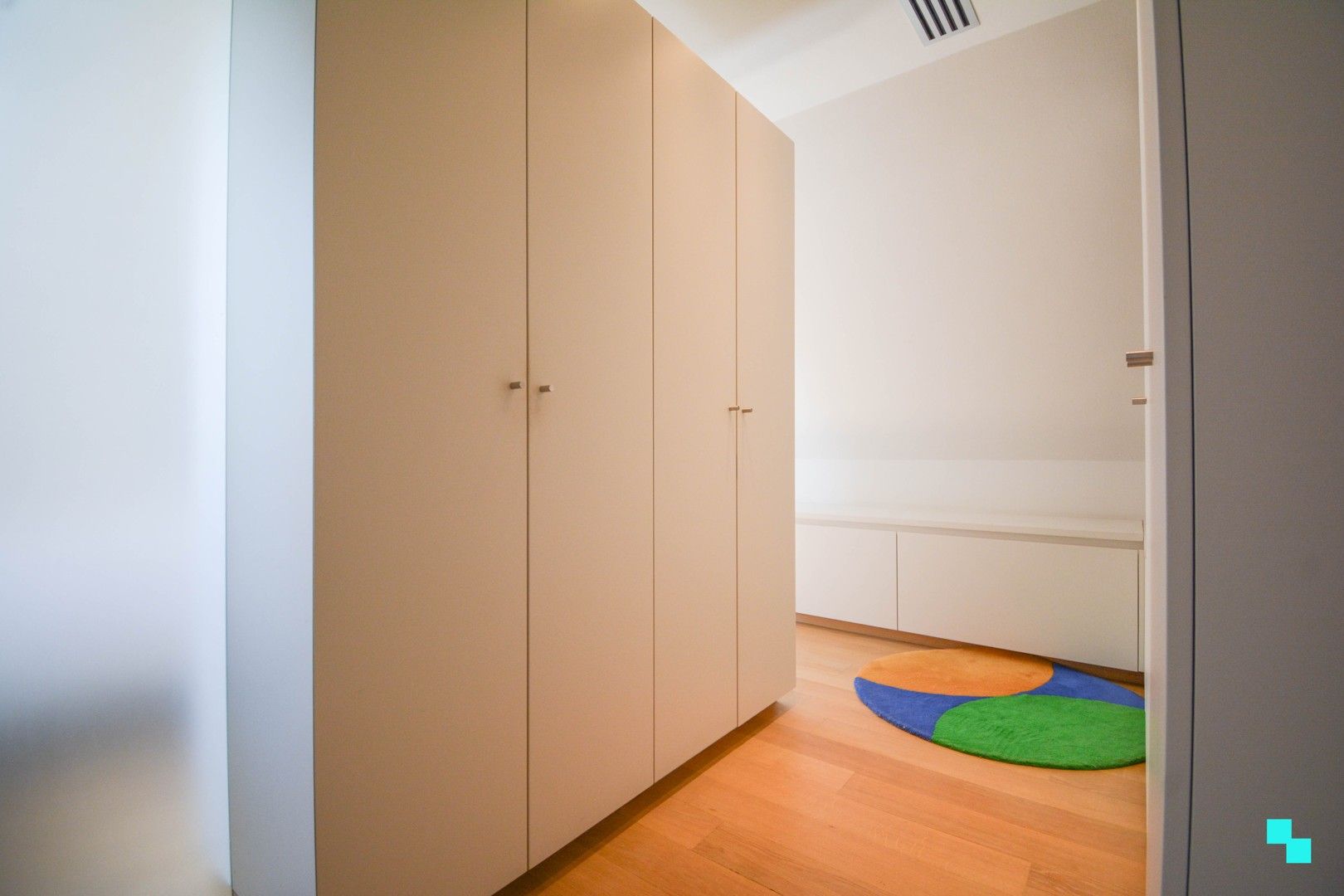 UItzonderlijk ruim appartement aan het water te Roeselare! foto 21