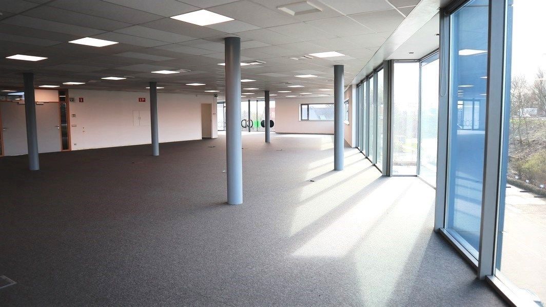 Strategisch gelegen kantoren te koop in Melle foto 8