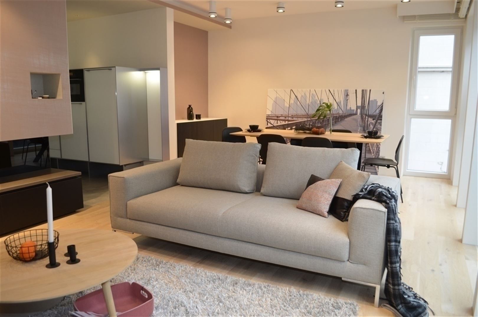 Duplex met ruim terras en garage in de stad foto 6