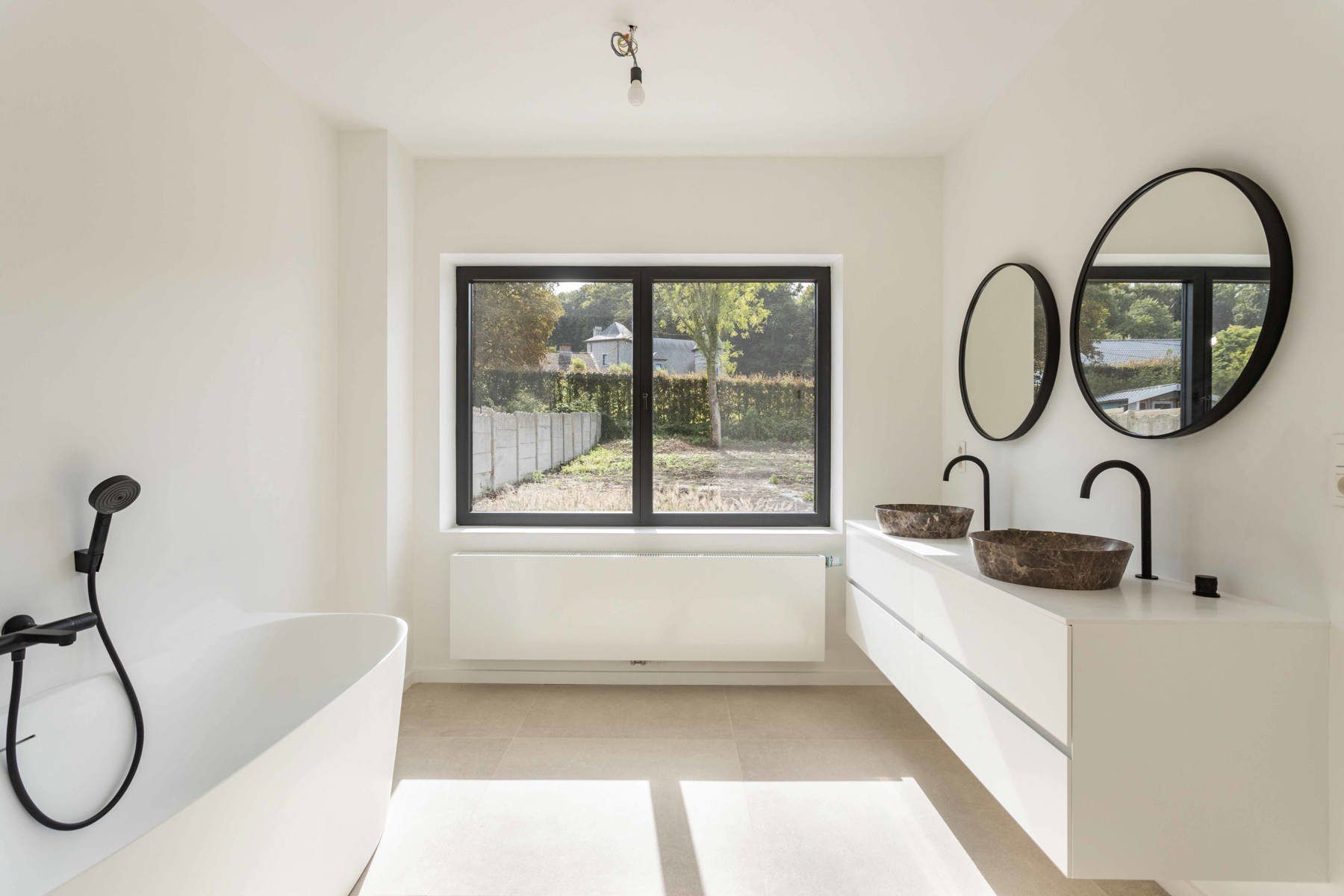 Instapklare woning met 5 slpk, op 7,5 are + tuin foto 12