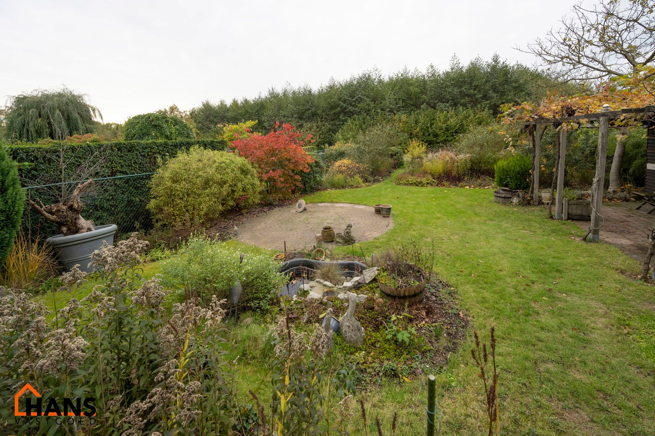 Te renoveren half open bebouwing. foto 6