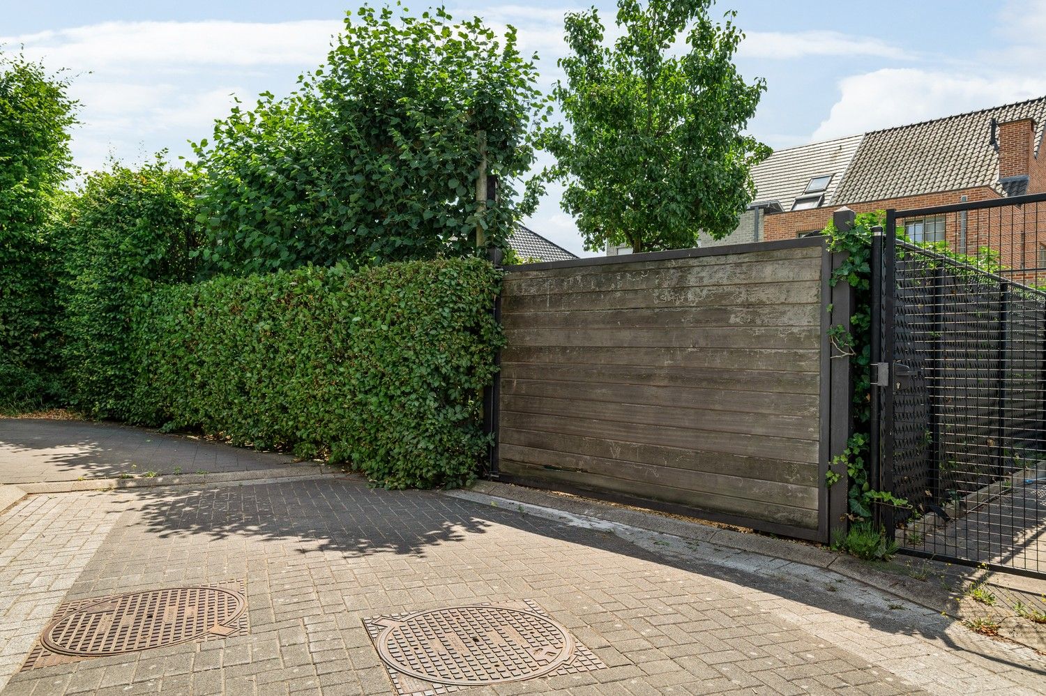 Prachtige woning met 3 ruime slaapkamers, inpandige garage met oprit, tuin & atelier! foto 21